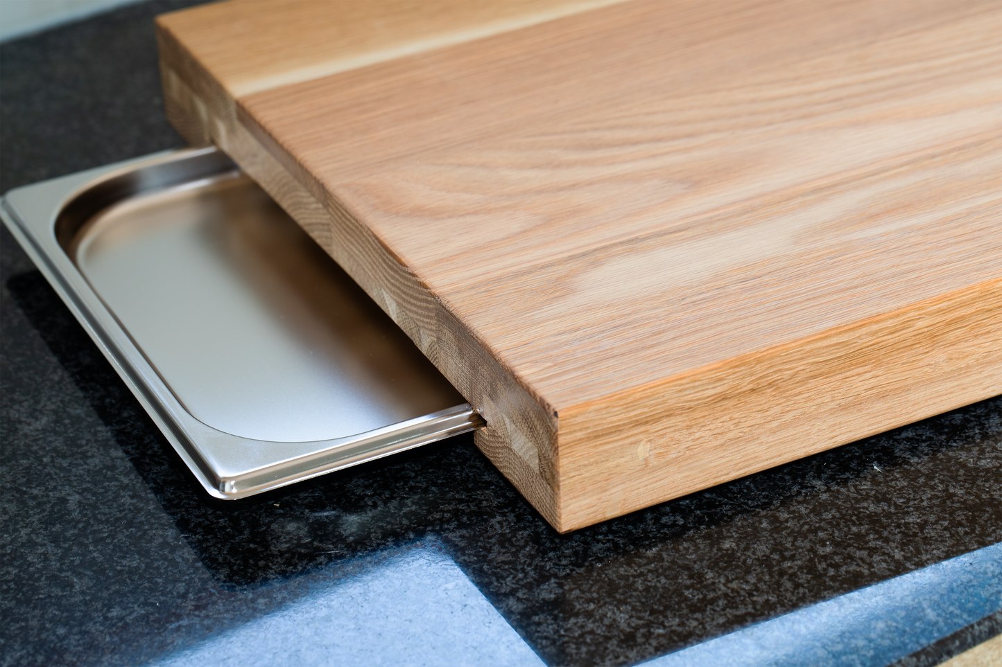 Version 1 WBecker Eichenholz Schneidebrett mit Auffangschalen 20mm