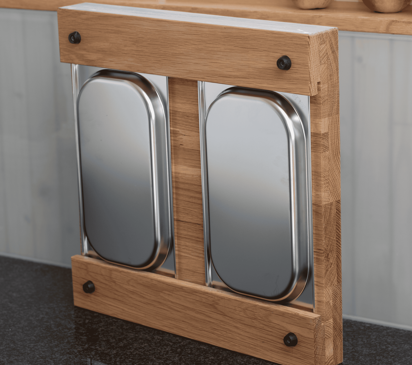 Version 1 WBecker Eichenholz Schneidebrett mit Auffangschalen 20mm